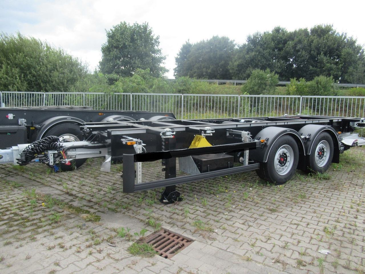 KRONE ZZ Tandem- BDF- Wechselanhänger mit Ladebordwand - Container transporter/ Swap body trailer: picture 1 KRONE ZZ Tandem- BDF- Wechselanhänger mit Ladebordwand - Container transporter/ Swap body trailer: picture 1