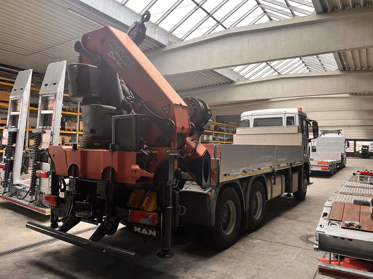 MAN Truck & Bus TGA08 TGS 26.440 6 x 4 BL mit Kran PK53002 - Dropside/ Flatbed truck, Crane truck: picture 2 MAN Truck & Bus TGA08 TGS 26.440 6 x 4 BL mit Kran PK53002 - Dropside/ Flatbed truck, Crane truck: picture 2