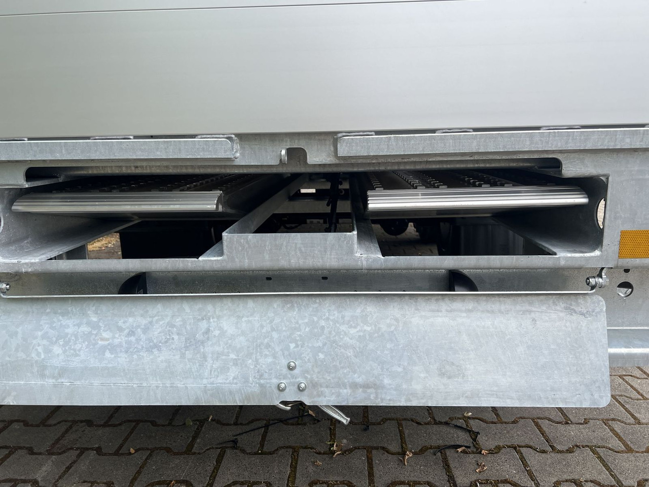 Low loader trailer Möslein  14,4 t Tandem- Pritschenanhänger- Tieflader: picture 9