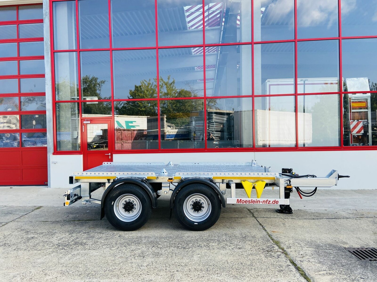 Möslein 14 t GG Tandem- Muldenanhänger - Dropside/ Flatbed trailer: picture 1 Möslein 14 t GG Tandem- Muldenanhänger - Dropside/ Flatbed trailer: picture 1