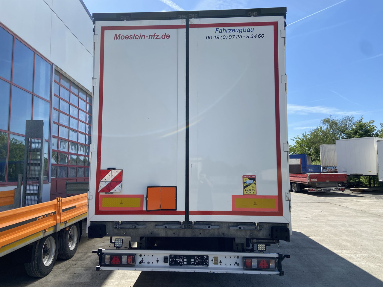 Möslein TPW 105 D Schwebheim Tandem- Planenanhänger Durchladbar - Curtainsider trailer: picture 5 Möslein TPW 105 D Schwebheim Tandem- Planenanhänger Durchladbar - Curtainsider trailer: picture 5