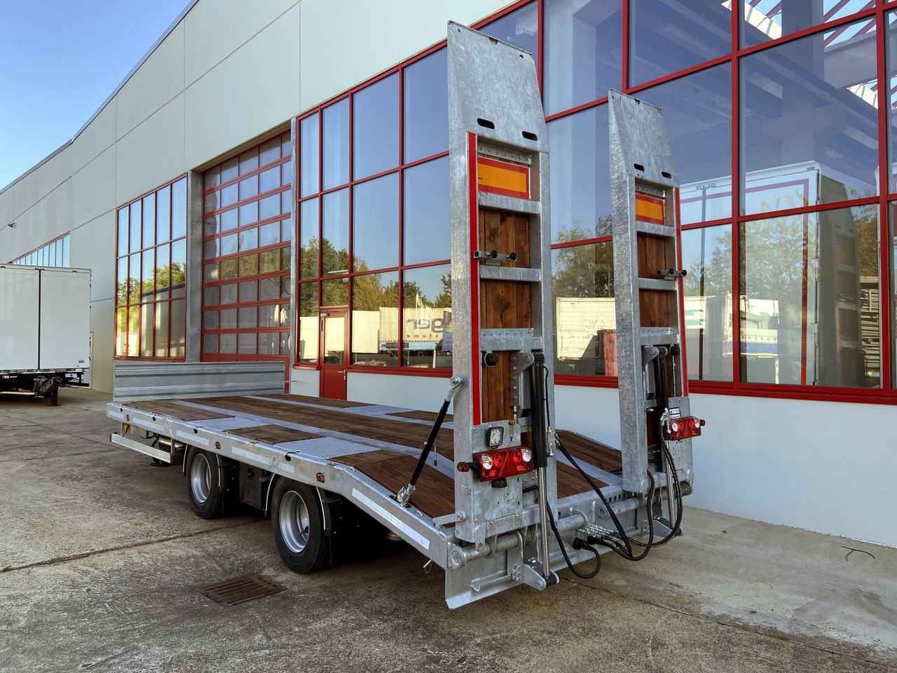 Möslein TT21-7,2 Hydr 21 t Tandemtieflader, hydr. Rampen, NEU - Low loader trailer: picture 5 Möslein TT21-7,2 Hydr 21 t Tandemtieflader, hydr. Rampen, NEU - Low loader trailer: picture 5