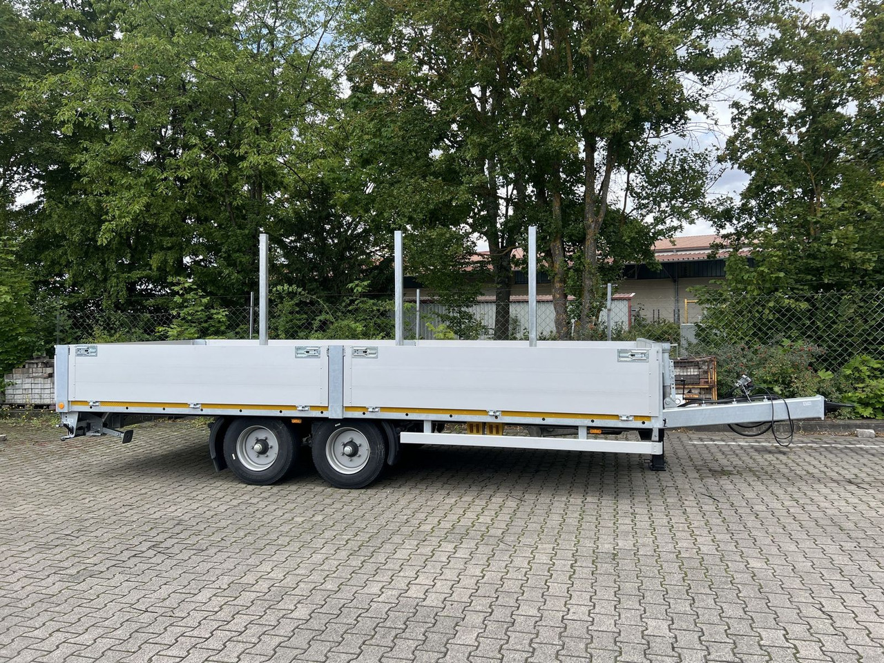 Möslein Tandem- Pritschenanhänger- Tieflader - Low loader trailer: picture 1 Möslein Tandem- Pritschenanhänger- Tieflader - Low loader trailer: picture 1