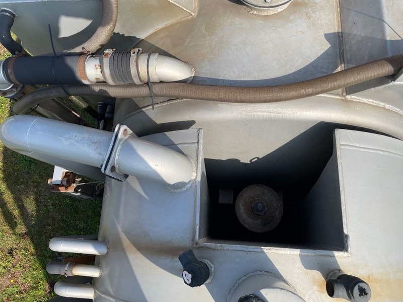 Vacuum truck MAN TGA 41.440 kolkenzuiger pralissoli: picture 18