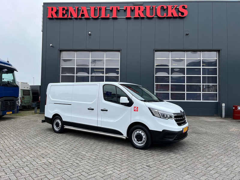 Renault Trafic E-Tech Red L2 H1, Nieuwstaat/New condition, Lees omschrijving/Read description - Small van, Electric van: picture 2 Renault Trafic E-Tech Red L2 H1, Nieuwstaat/New condition, Lees omschrijving/Read description - Small van, Electric van: picture 2