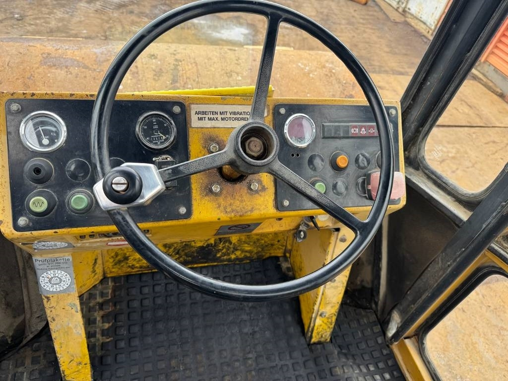 Compactor Bomag BW 213 D: picture 17