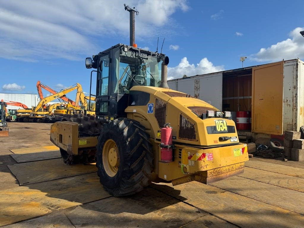 CAT CP 76 - Compactor: picture 3 CAT CP 76 - Compactor: picture 3