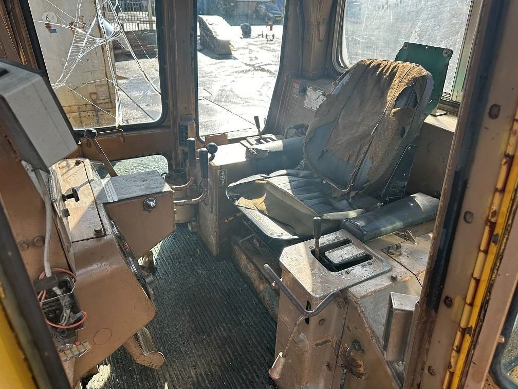 Bulldozer CAT D6D with winch: picture 17