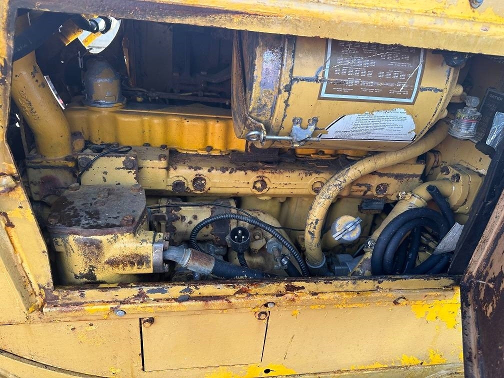 Bulldozer CAT D6D with winch: picture 15