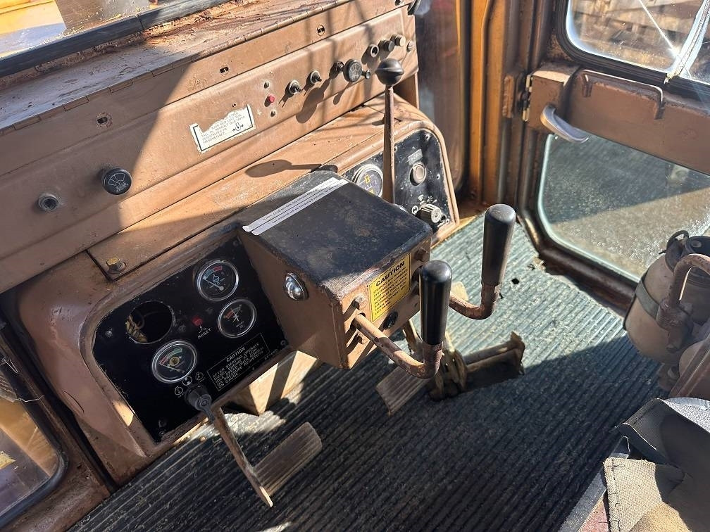 Bulldozer CAT D6D with winch: picture 18