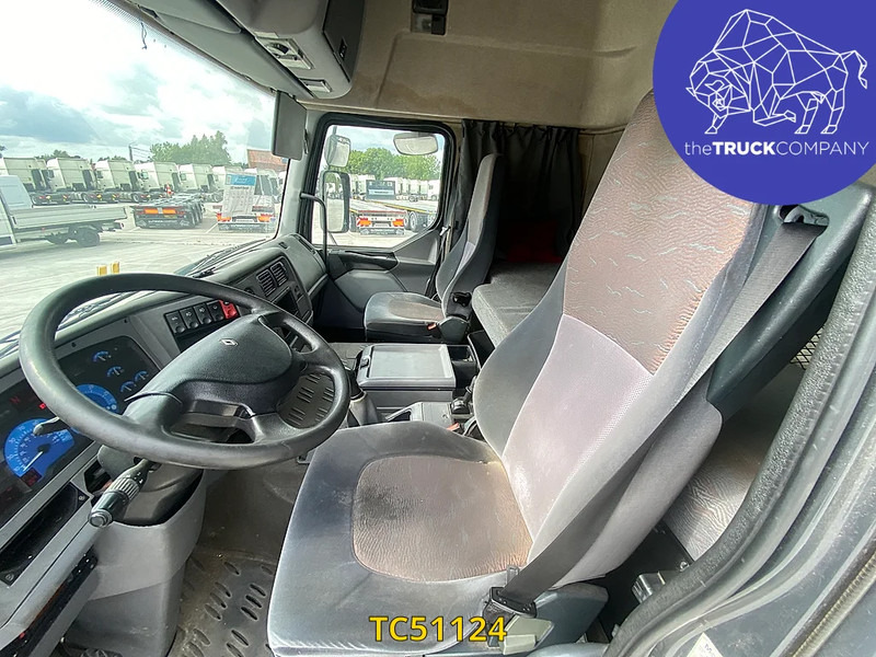 Renault Premium 320 - Box truck: picture 5 Renault Premium 320 - Box truck: picture 5