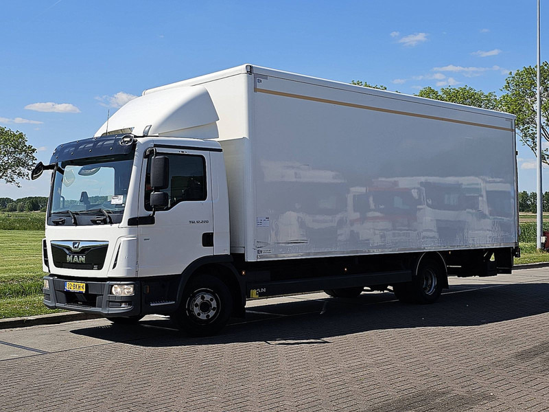 MAN 12.220 TGL - Box truck: picture 2 MAN 12.220 TGL - Box truck: picture 2