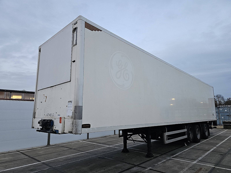 Pacton Z3-002 - Closed box semi-trailer: picture 1 Pacton Z3-002 - Closed box semi-trailer: picture 1