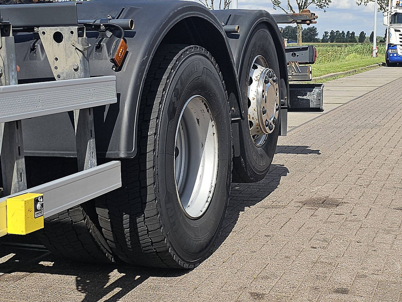 Container transporter/ Swap body truck Scania R450 6x2*4: picture 17