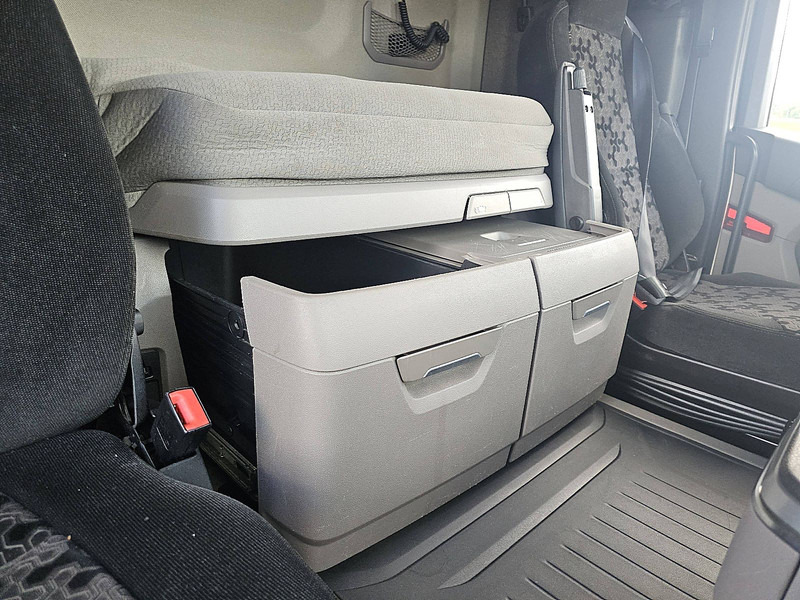 Container transporter/ Swap body truck Scania R450 6x2*4: picture 10