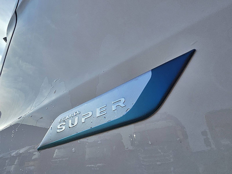 Tractor unit Scania R460: picture 16