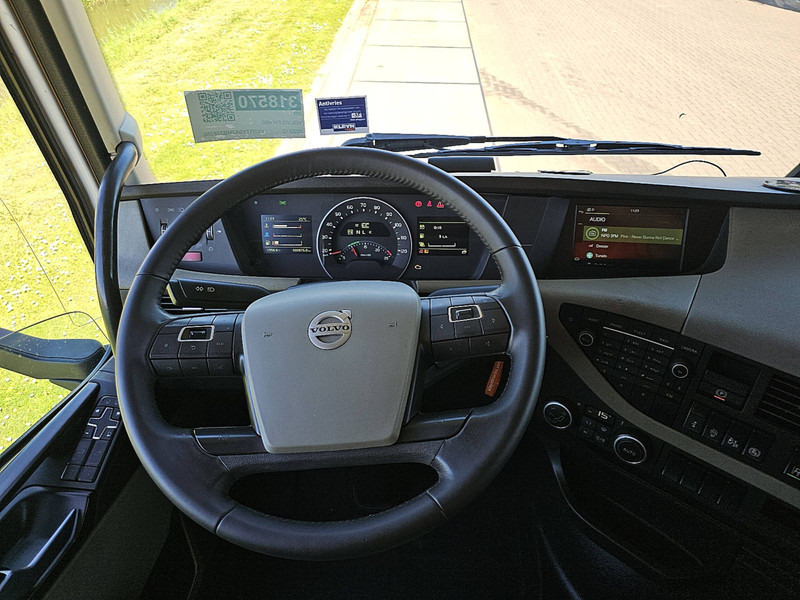 Tractor unit Volvo FH 460 I-SAVE SKIRTS 2XTANK: picture 8