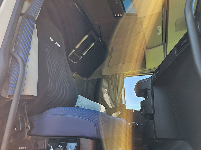 Tractor unit Volvo FH 500 XL LED I-PARK-COOL: picture 7 Tractor unit Volvo FH 500 XL LED I-PARK-COOL: picture 7