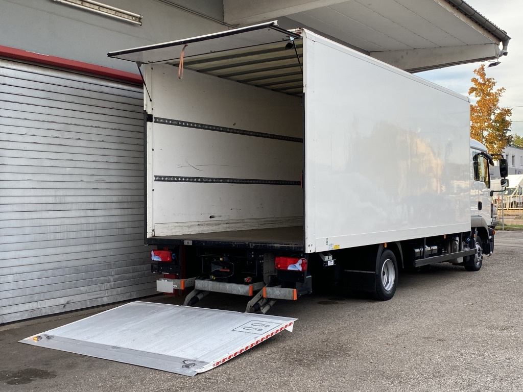 MAN TGL 8.190 Klima 6m Koffer LBW AHK Orig. 81'km - Box truck: picture 4 MAN TGL 8.190 Klima 6m Koffer LBW AHK Orig. 81'km - Box truck: picture 4