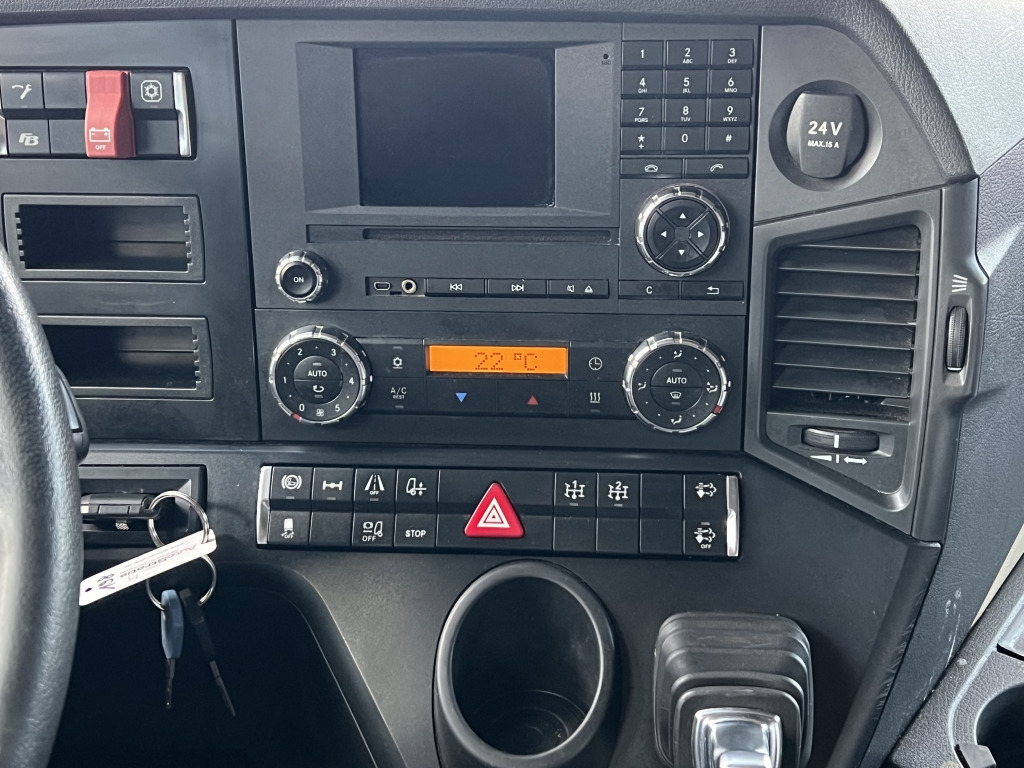 Mercedes-Benz Actros 1845 Klimaautom. Retarder 2x Nebenantrieb - Tractor unit: picture 4 Mercedes-Benz Actros 1845 Klimaautom. Retarder 2x Nebenantrieb - Tractor unit: picture 4