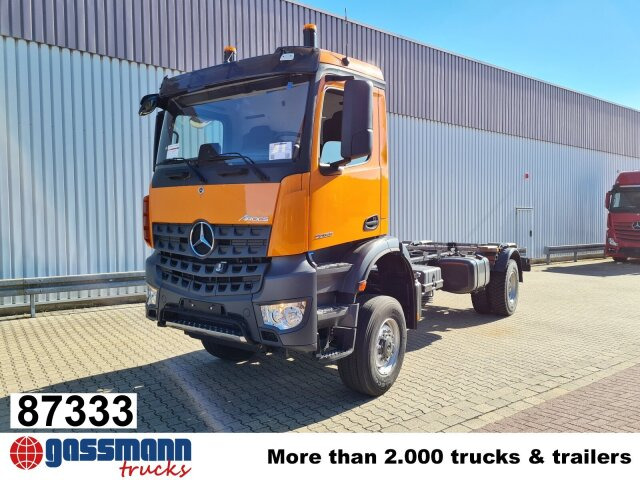 Mercedes-Benz Arocs 2033 A 4x4, Grounder, Motorabtrieb - Cab chassis truck: picture 1 Mercedes-Benz Arocs 2033 A 4x4, Grounder, Motorabtrieb - Cab chassis truck: picture 1