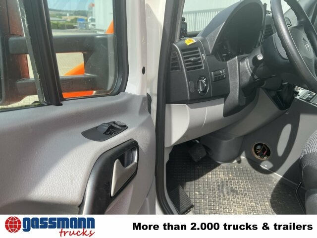 Mercedes-Benz Sprinter 516 CDI 4x2, Rettungswagen, Bi-Xenon - Panel van: picture 4 Mercedes-Benz Sprinter 516 CDI 4x2, Rettungswagen, Bi-Xenon - Panel van: picture 4