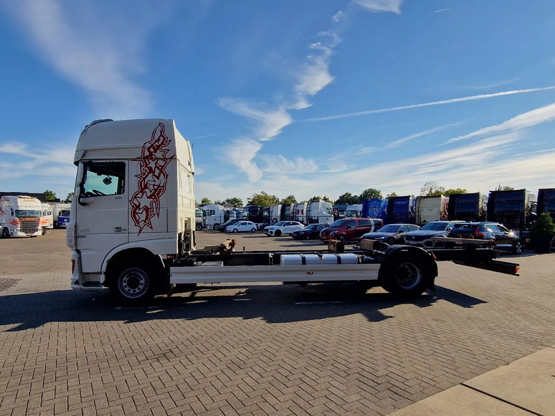 DAF XF 410 SuperSpaceCab 4x2 BDF - Retarder - Full air - 5.70 WB - Container transporter/ Swap body truck: picture 4 DAF XF 410 SuperSpaceCab 4x2 BDF - Retarder - Full air - 5.70 WB - Container transporter/ Swap body truck: picture 4