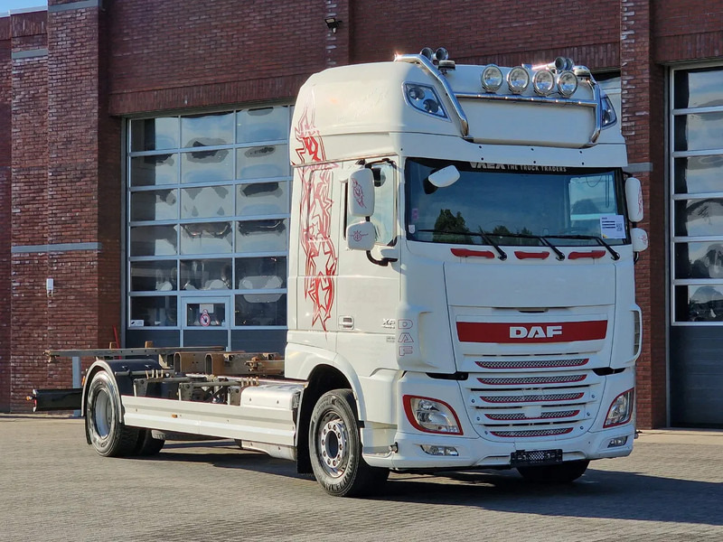DAF XF 410 SuperSpaceCab 4x2 BDF - Retarder - Full air - 5.70 WB - Container transporter/ Swap body truck: picture 1 DAF XF 410 SuperSpaceCab 4x2 BDF - Retarder - Full air - 5.70 WB - Container transporter/ Swap body truck: picture 1