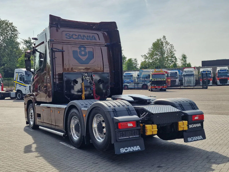 Scania 520ST V8 NGS 6x2 TUFT Torpedo - New Build & Paint - New BUFFL interior - Show truck - Tractor unit: picture 5 Scania 520ST V8 NGS 6x2 TUFT Torpedo - New Build & Paint - New BUFFL interior - Show truck - Tractor unit: picture 5
