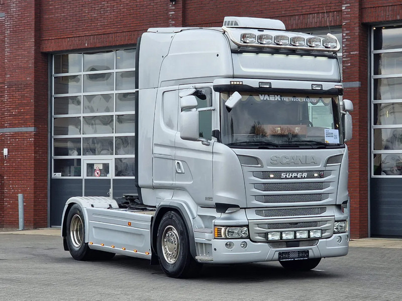 Scania R580 V8 Topline 4x2 - Full spec - Custom interior - Retarder - Night clima - Full air - Navi - Tractor unit: picture 1 Scania R580 V8 Topline 4x2 - Full spec - Custom interior - Retarder - Night clima - Full air - Navi - Tractor unit: picture 1