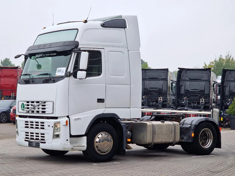 Volvo FH 13.440 Globetrotter XL 4x2 - Manual gearbox - Euro 5 - Low KM - Tractor unit: picture 3 Volvo FH 13.440 Globetrotter XL 4x2 - Manual gearbox - Euro 5 - Low KM - Tractor unit: picture 3
