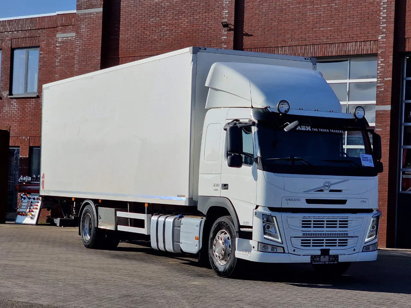 Volvo FM 330 4x2 - Carrier MT 18 Frigo - Loadlift - Full air - Sleepercab - Refrigerator truck: picture 1 Volvo FM 330 4x2 - Carrier MT 18 Frigo - Loadlift - Full air - Sleepercab - Refrigerator truck: picture 1