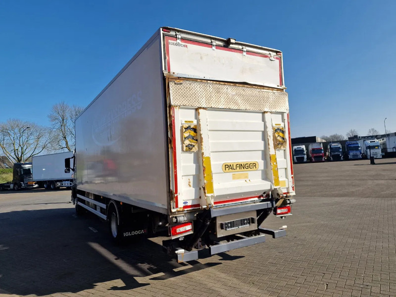 Volvo FM 330 4x2 - Carrier MT 18 Frigo - Loadlift - Full air - Sleepercab - Refrigerator truck: picture 5 Volvo FM 330 4x2 - Carrier MT 18 Frigo - Loadlift - Full air - Sleepercab - Refrigerator truck: picture 5