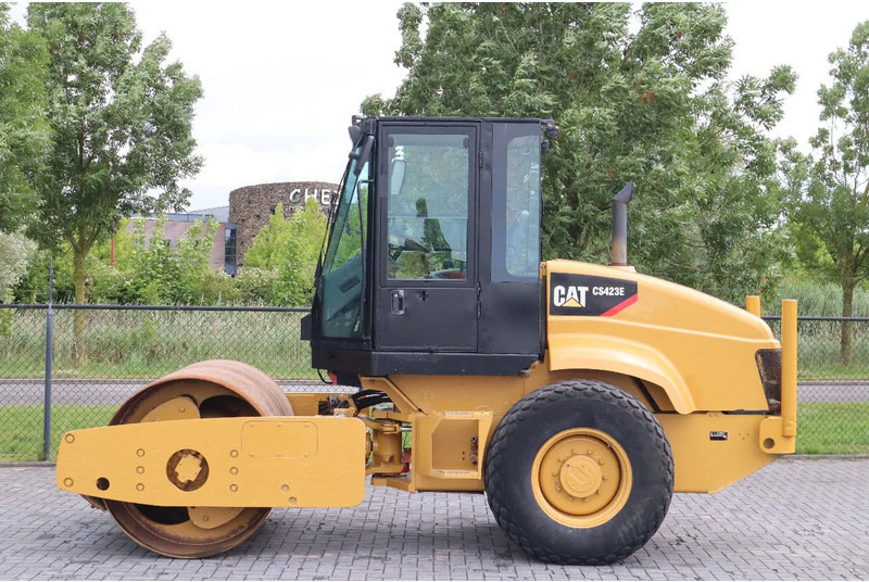 Caterpillar CS423 E | AIRCO | GOOD WORKING | BW 177 - Roller: picture 1 Caterpillar CS423 E | AIRCO | GOOD WORKING | BW 177 - Roller: picture 1