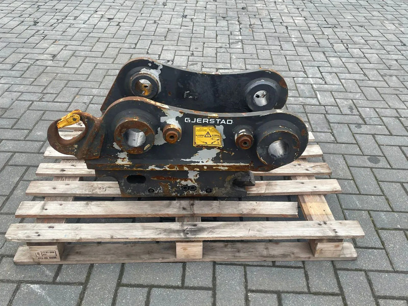 Gjerstad G60 | KM60 | S60 | HYDRAULIC QUICK COUPLER | M318F - Quick coupler for Construction machinery: picture 5 Gjerstad G60 | KM60 | S60 | HYDRAULIC QUICK COUPLER | M318F - Quick coupler for Construction machinery: picture 5