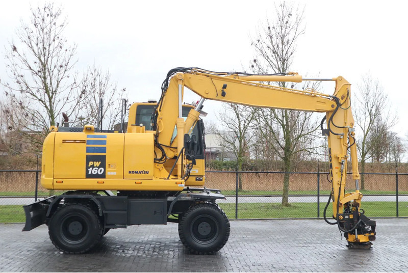 Komatsu PW 160-10 | ROTOTILT | NEW TIRES - Wheel excavator: picture 4 Komatsu PW 160-10 | ROTOTILT | NEW TIRES - Wheel excavator: picture 4