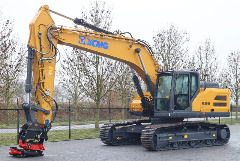 XCMG XE300E | ROTOTILT R8 | CE | CUMMINS STAGE V | FULL OPTION - Crawler excavator: picture 2 XCMG XE300E | ROTOTILT R8 | CE | CUMMINS STAGE V | FULL OPTION - Crawler excavator: picture 2