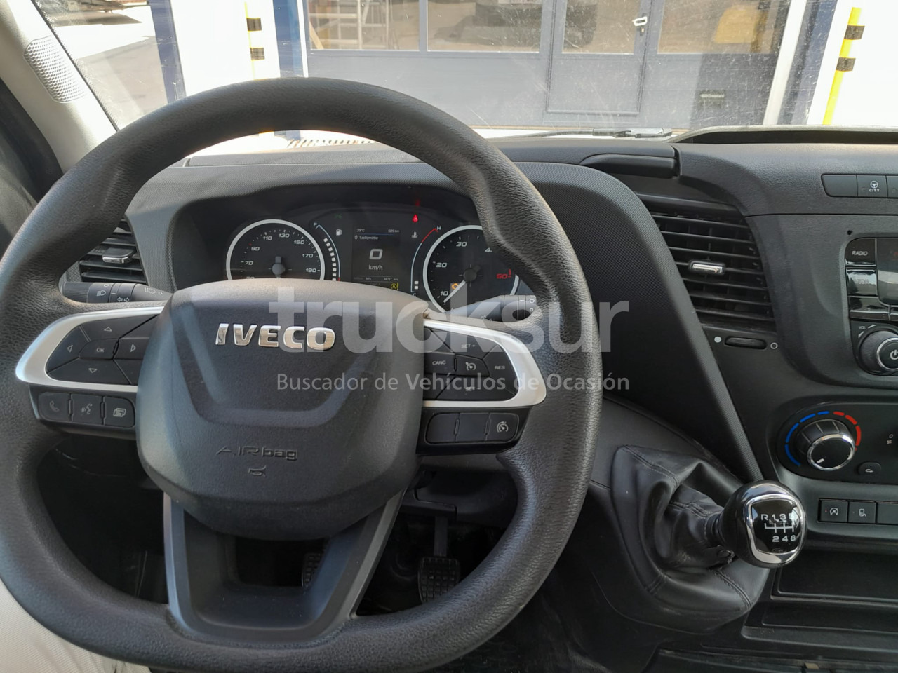 Tipper trailer IVECO DAILY 35C14: picture 9