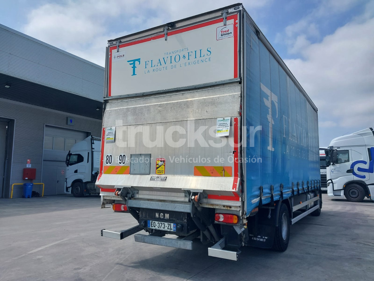IVECO EUROCARGO ML160-250 - Curtainsider truck: picture 3 IVECO EUROCARGO ML160-250 - Curtainsider truck: picture 3
