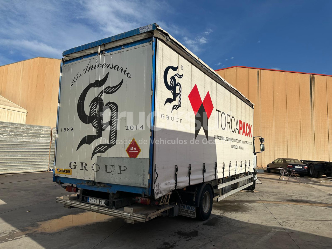 RENAULT 270 16C - Curtainsider truck: picture 4 RENAULT 270 16C - Curtainsider truck: picture 4