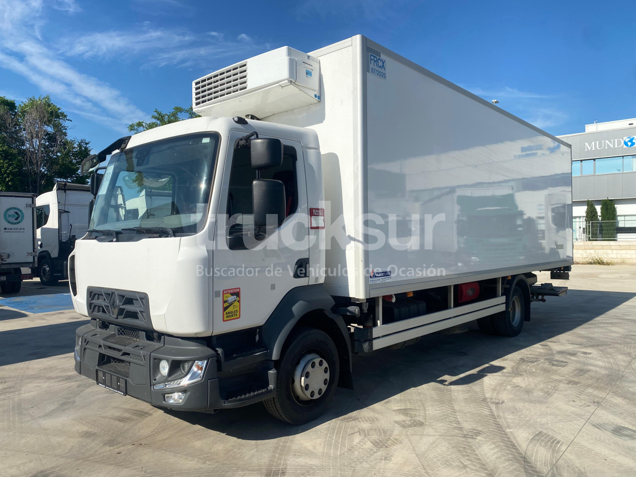 RENAULT D240.13 - Refrigerator truck: picture 1 RENAULT D240.13 - Refrigerator truck: picture 1