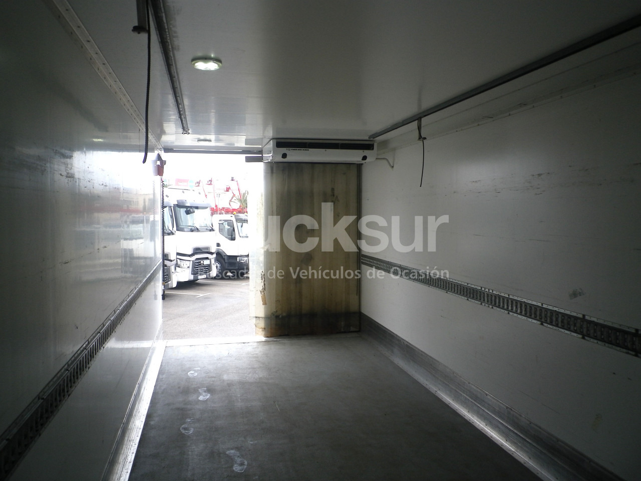 Refrigerator truck RENAULT D280.16: picture 9