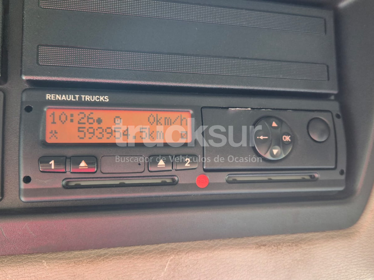 RENAULT D320.26 - Curtainsider truck: picture 2 RENAULT D320.26 - Curtainsider truck: picture 2