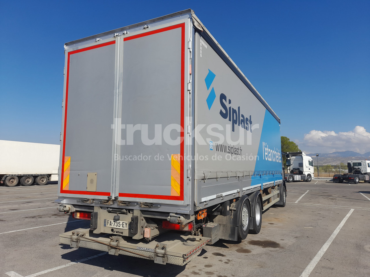 RENAULT D320.26 ejes 6x2*4 - Curtainsider truck: picture 5 RENAULT D320.26 ejes 6x2*4 - Curtainsider truck: picture 5