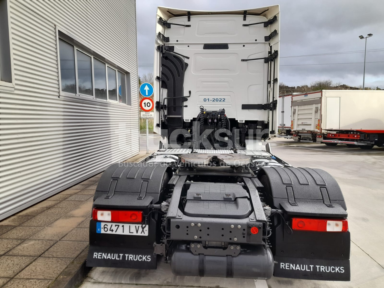 RENAULT T520 HIGH SLEEPER CAB - Tractor unit: picture 3 RENAULT T520 HIGH SLEEPER CAB - Tractor unit: picture 3