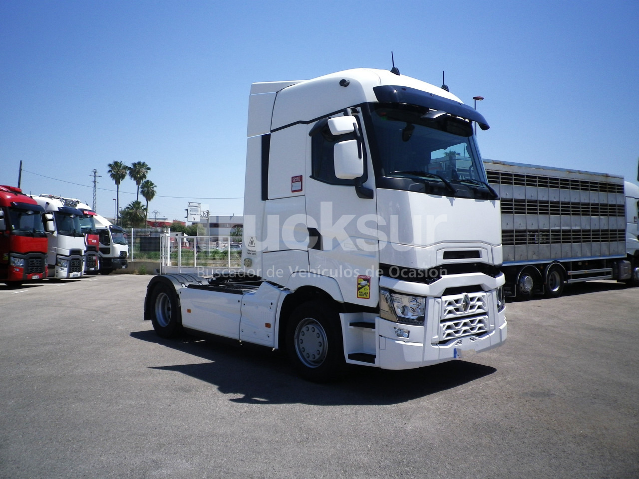 RENAULT T520 HIGH SLEEPER CAB - Tractor unit: picture 3 RENAULT T520 HIGH SLEEPER CAB - Tractor unit: picture 3