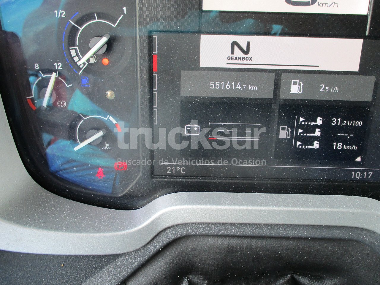 Tractor unit RENAULT T520 SLEEPER CAB: picture 11