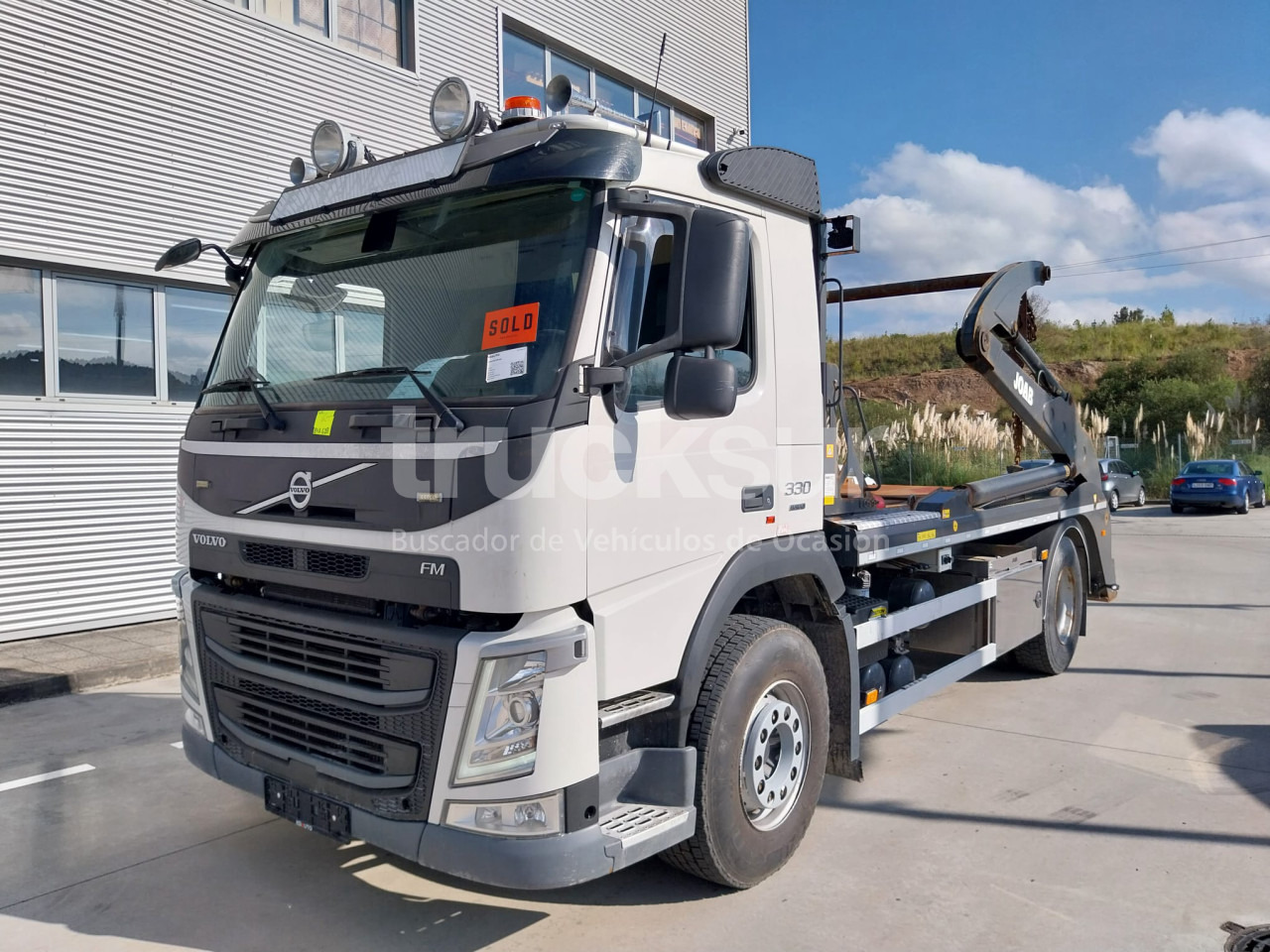 VOLVO FM 330HP - Skip loader truck: picture 1 VOLVO FM 330HP - Skip loader truck: picture 1
