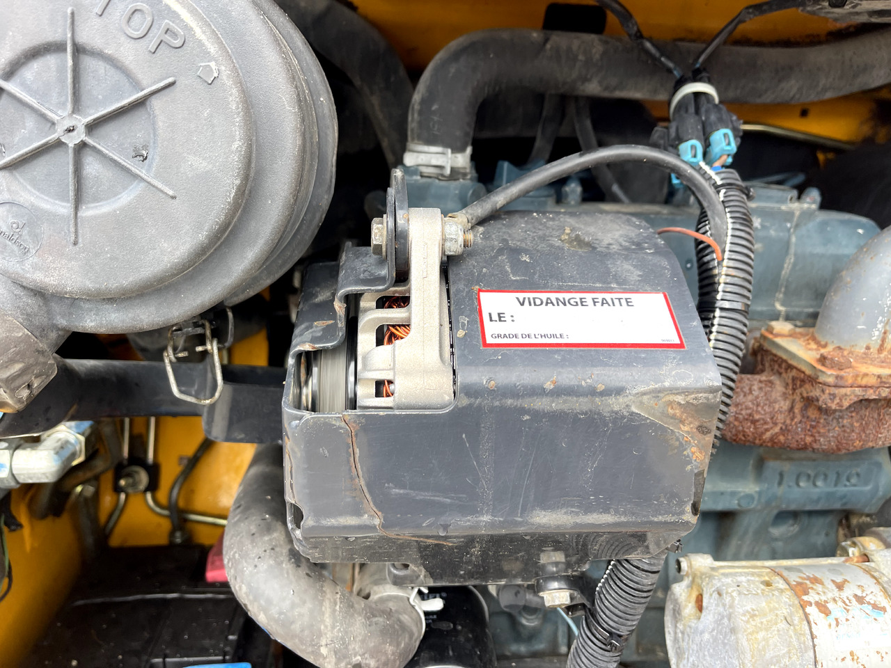 Skid steer loader BOBCAT S70: picture 15