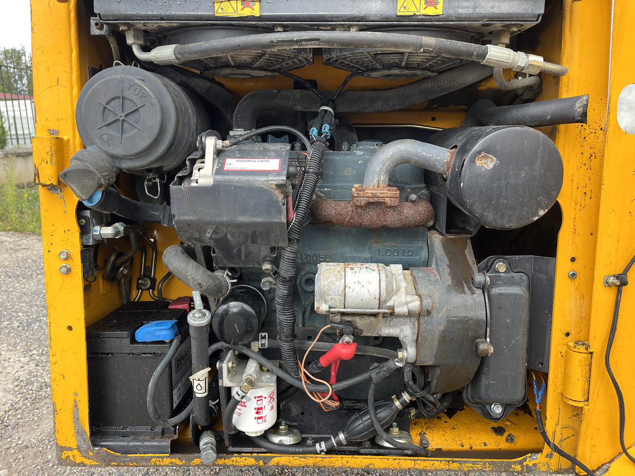 Skid steer loader BOBCAT S70: picture 12